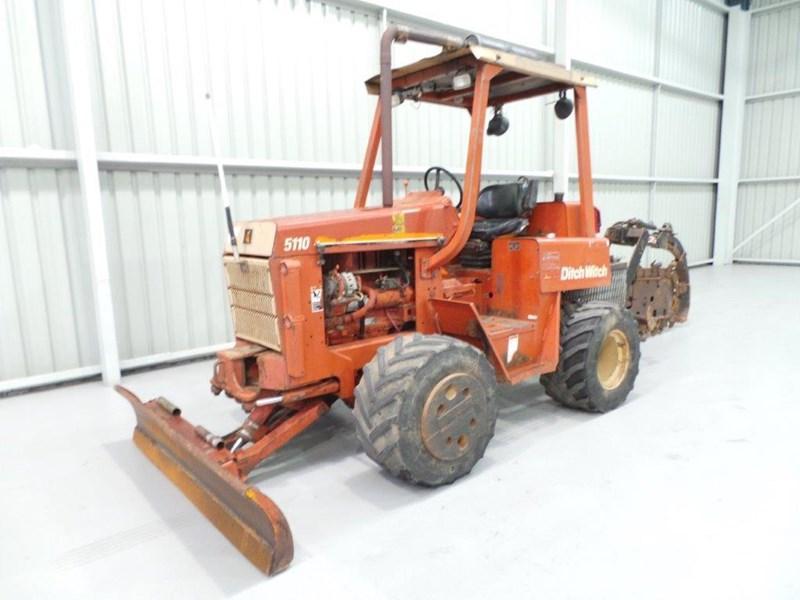 1998 DITCH WITCH 5110DD RIDE ON TRENCHER