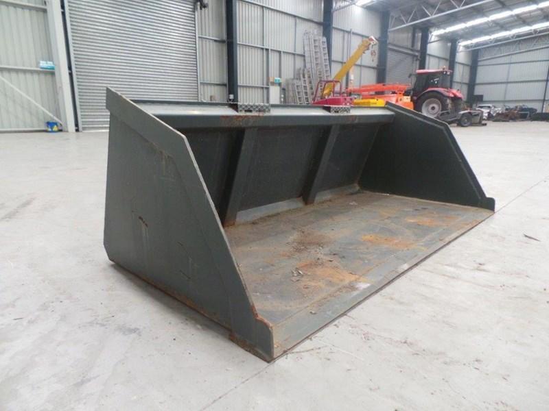 2017 WORKMATE SKID STEER 1980MM BUCKET