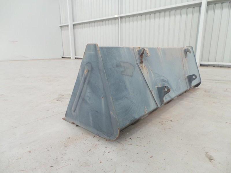 2017 WORKMATE 1860MM GP BUCKET