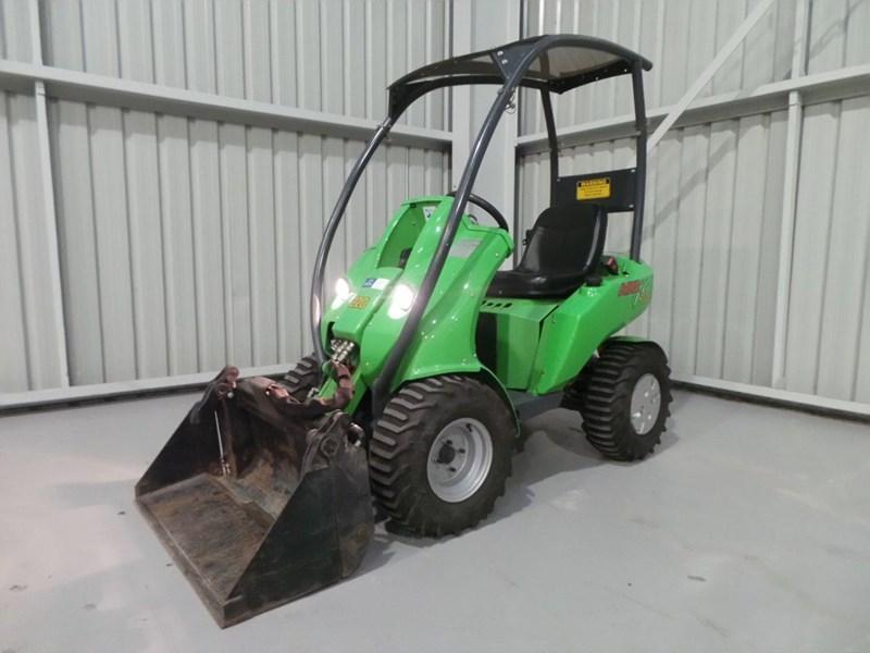 AVANT 220 WHEEL LOADER