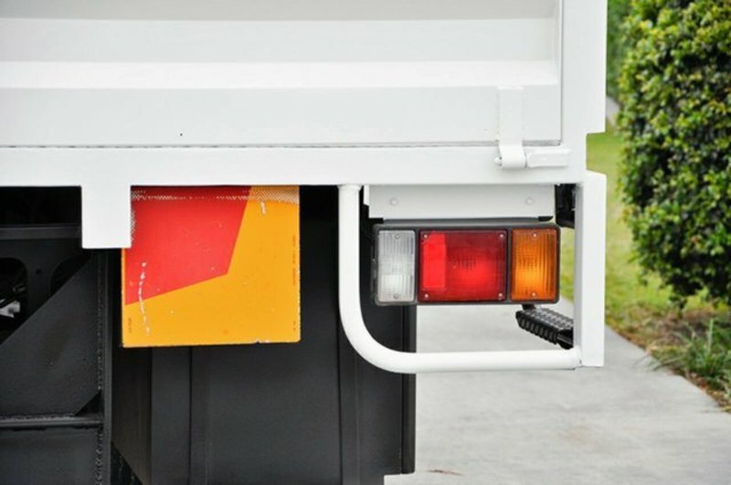 2012 ISUZU F Series