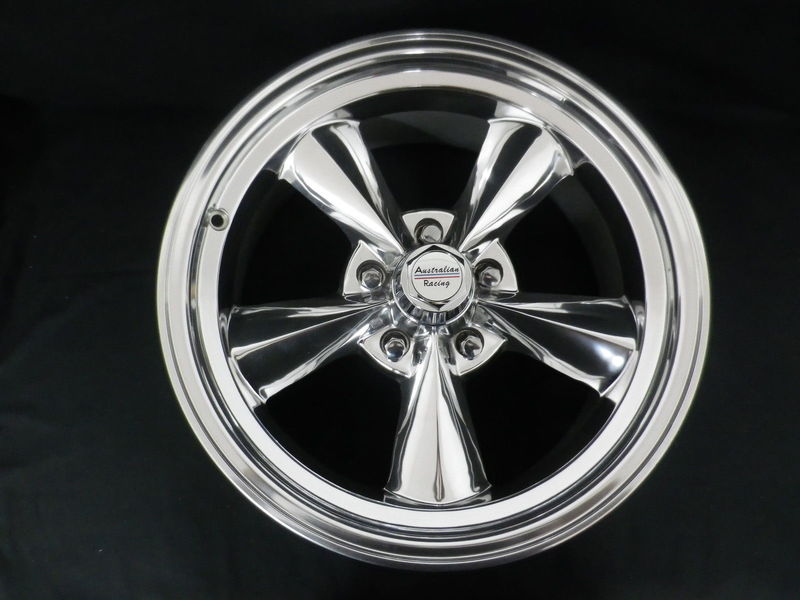 FORD MUSTANG MAG WHEELS