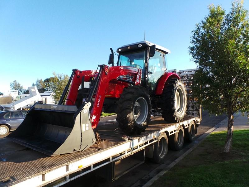 MASSEY FERGUSON 445.4C WITH FRONT END LOADER
