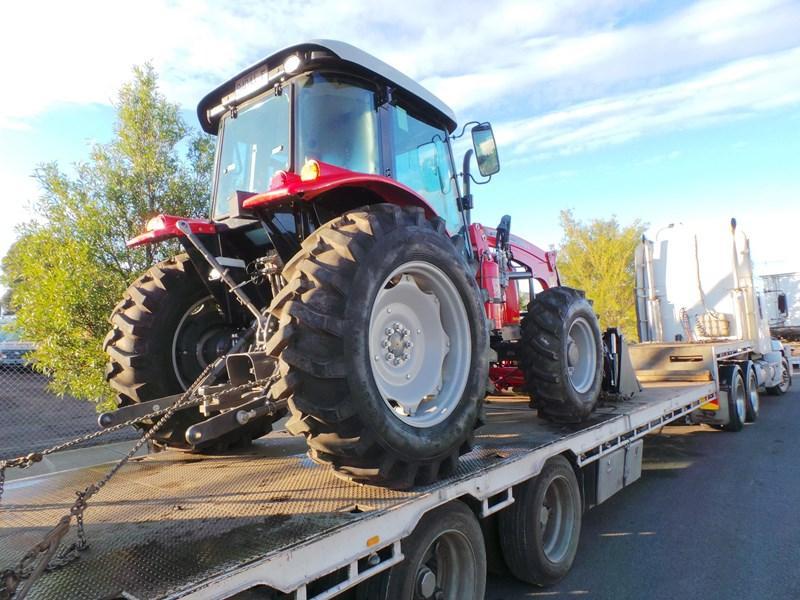 MASSEY FERGUSON 445.4C WITH FRONT END LOADER