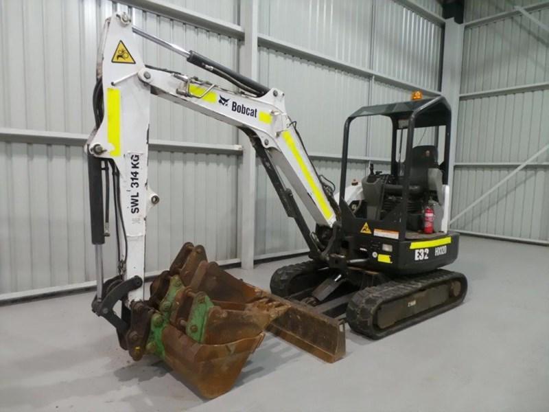 2011 BOBCAT E32M EXCAVATOR