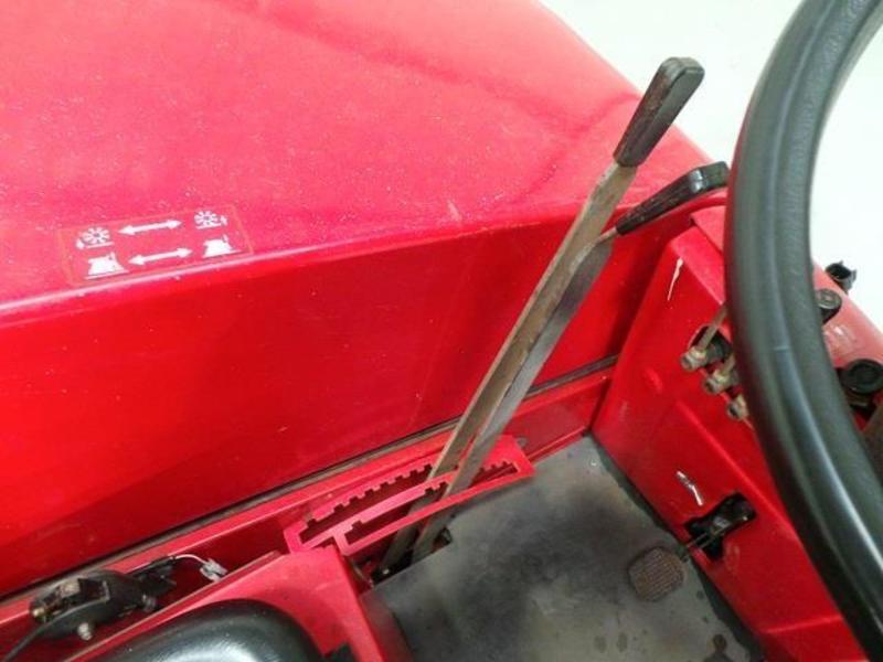 2004 RCM BOXERS RIDE ON SWEEPER