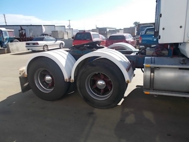1989 INTERNATIONAL TRANSTAR 4670 TRANSTAR 4670 Truck