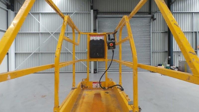 2005 HAULOTTE COMPACT 8W SCISSOR LIFT
