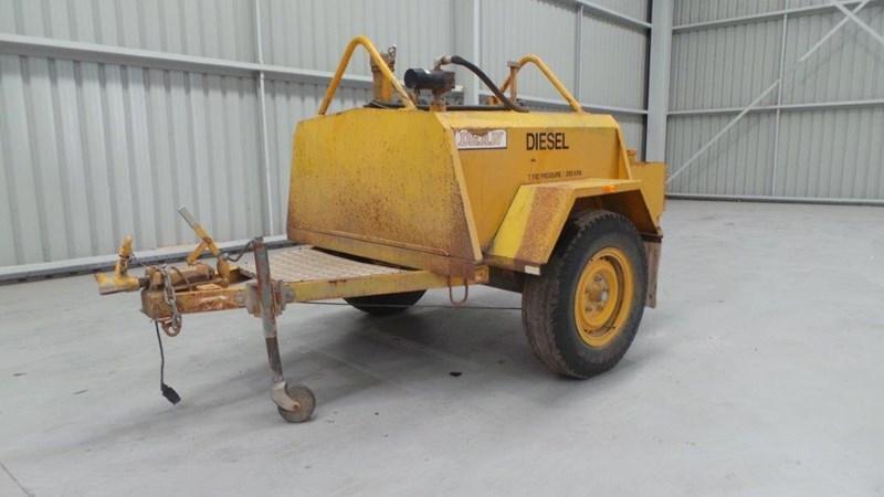 2005 DEAN DIESEL 800 LITRE TRAILER