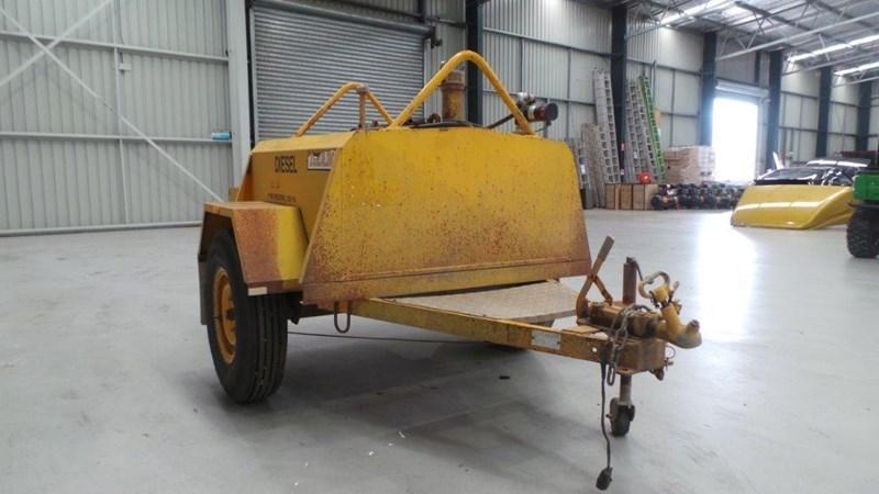 2005 DEAN DIESEL 800 LITRE TRAILER