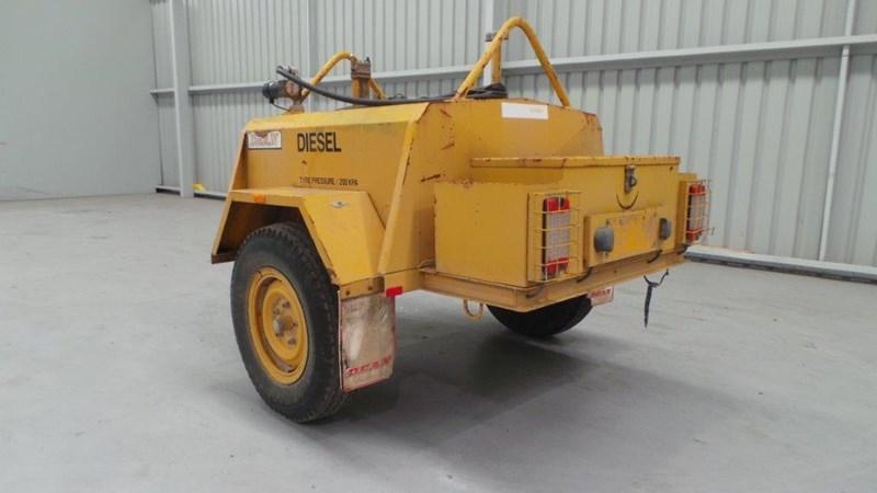 2005 DEAN DIESEL 800 LITRE TRAILER