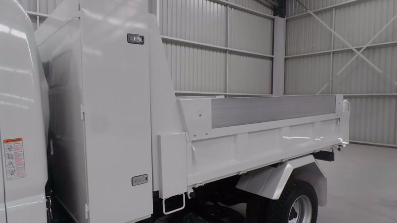 2017 FUSO Canter 715 Canter 715 Truck