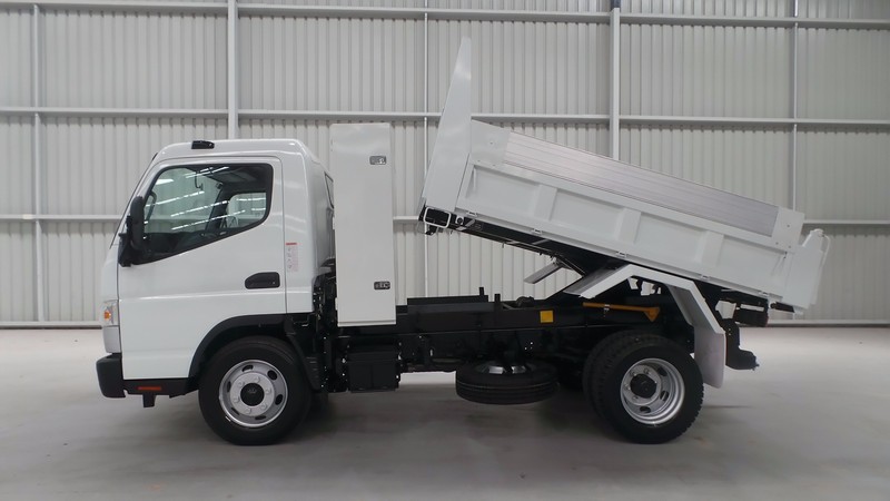 2017 FUSO Canter 715 Canter 715 Truck