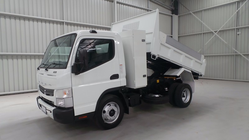 2017 FUSO Canter 715 Canter 715 Truck