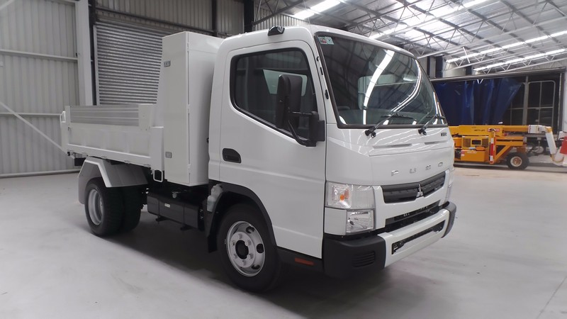 2017 FUSO Canter 715 Canter 715 Truck