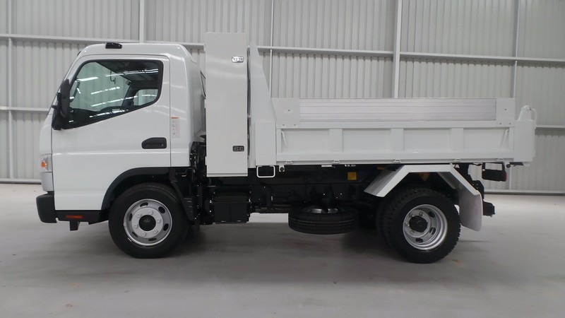 2017 FUSO Canter 715 Canter 715 Truck
