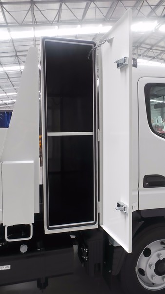 2017 FUSO Canter 715 Canter 715 Truck