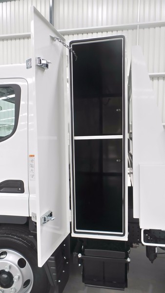 2017 FUSO Canter 715 Canter 715 Truck