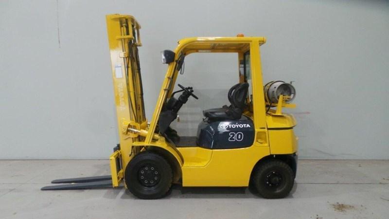 2005 TOYOTA 42-TFG20