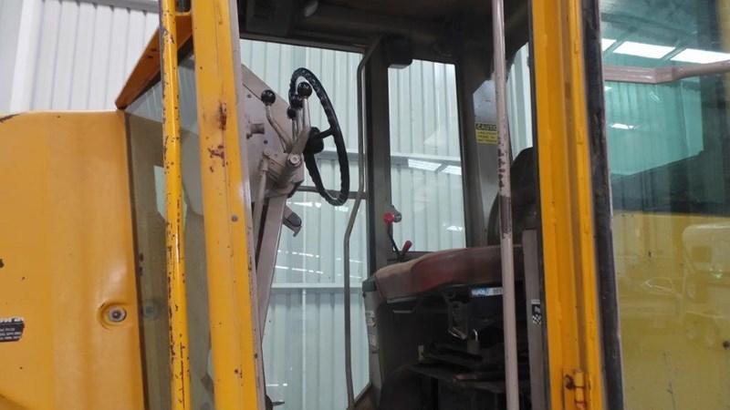 1991 JOHN DEERE 570B MOTOR GRADER