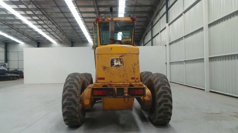 1991 JOHN DEERE 570B MOTOR GRADER