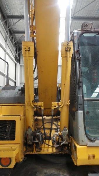 KOMATSU PC138US-2E1