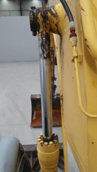 KOMATSU PC138US-2E1