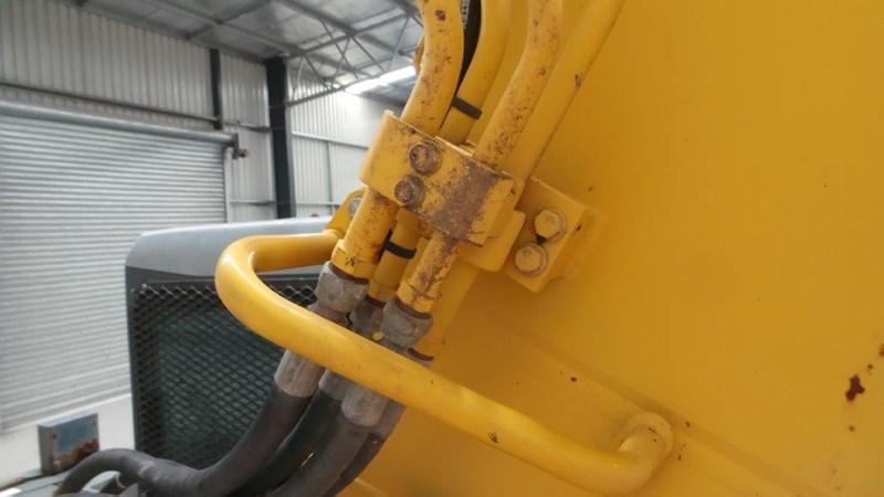 KOMATSU PC138US-2E1