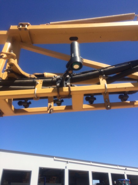 2012 RoGator RG1300 RG1300 Sprayer