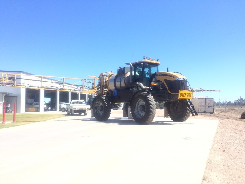 2012 RoGator RG1300 RG1300 Sprayer