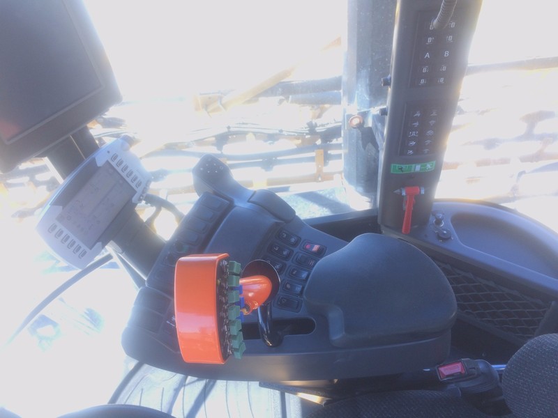 2012 RoGator RG1300 RG1300 Sprayer