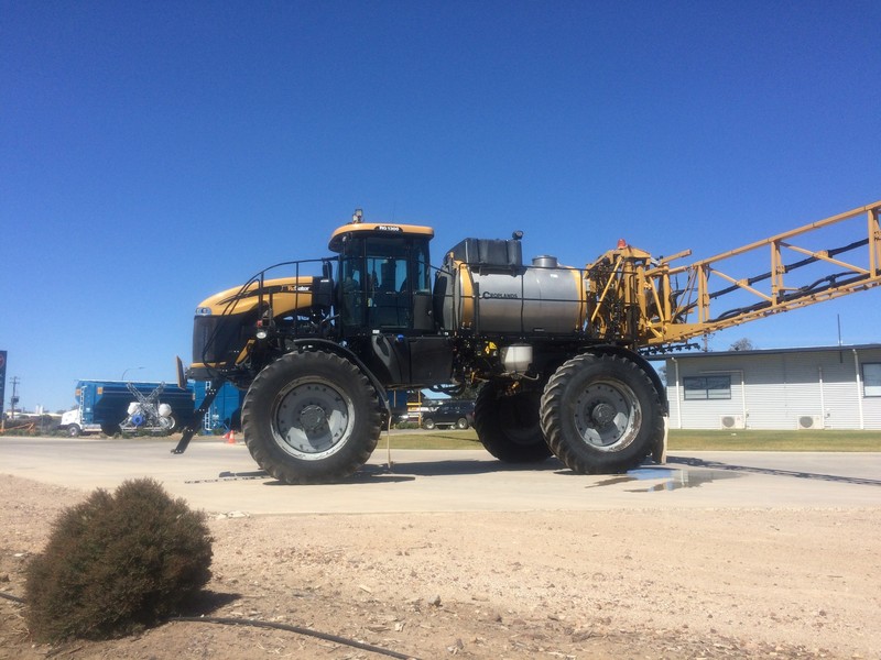 2012 RoGator RG1300 RG1300 Sprayer