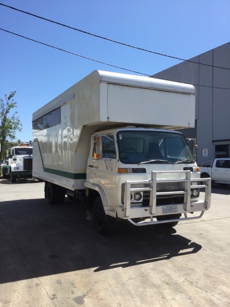 1982 ISUZU SBR 5 HORSE TRUCK SBR Truck