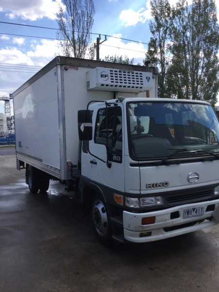 2002 HINO FD Truck