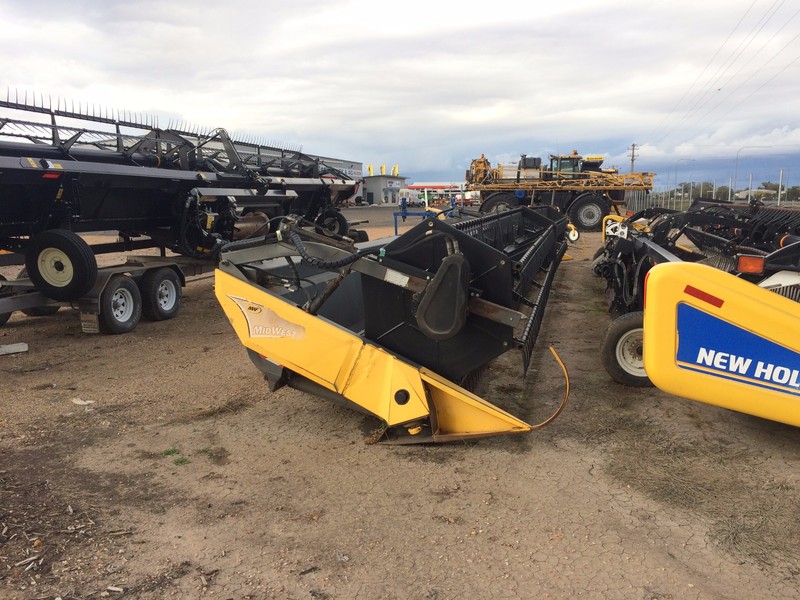 NEW HOLLAND CR970 Harvester