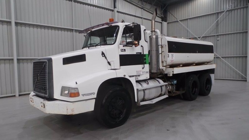 1993 VOLVO NL10 NL10 Truck