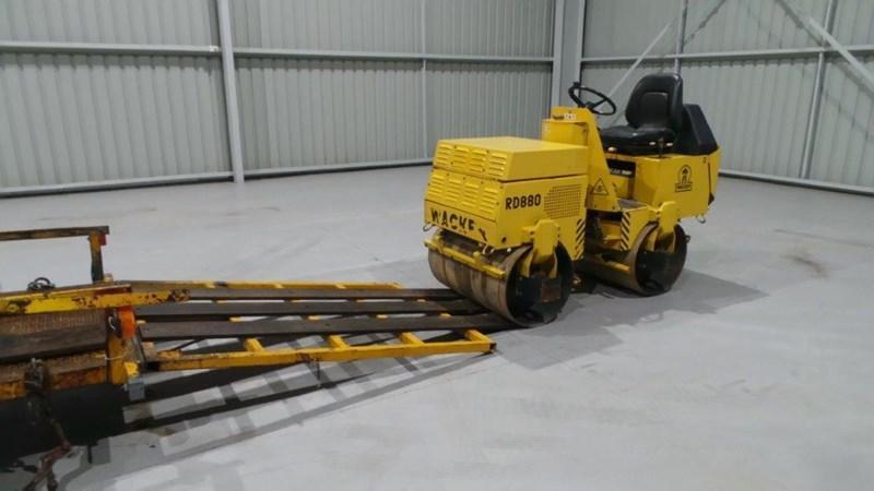1993 WACKER RD880