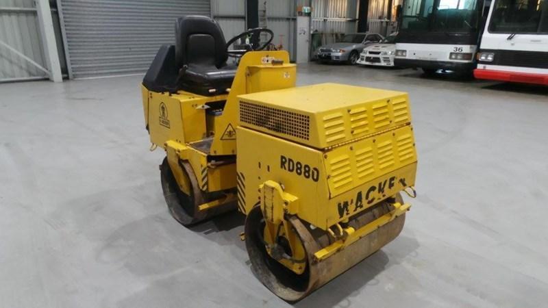 1993 WACKER RD880