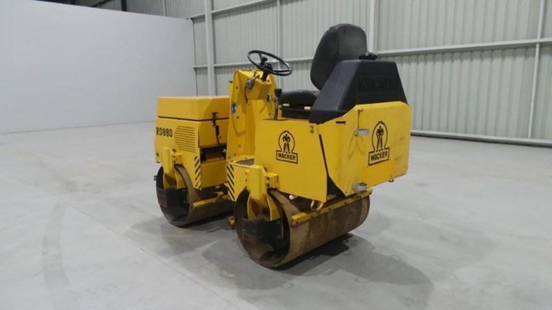 1993 WACKER RD880