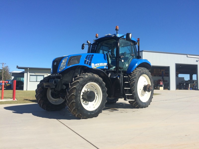 NEW HOLLAND T8050 Tractor