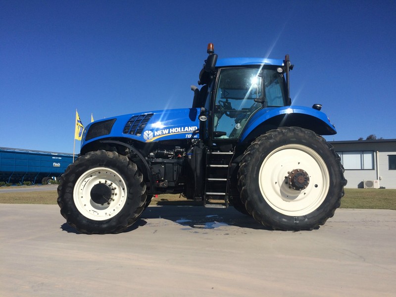 NEW HOLLAND T8050 Tractor
