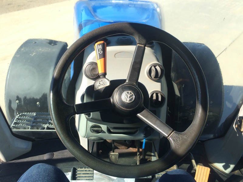 NEW HOLLAND T8050 Tractor