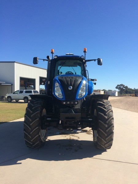 NEW HOLLAND T8050 Tractor
