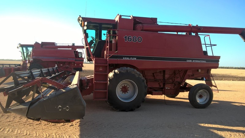 Case IH 1680 Harvester-Header