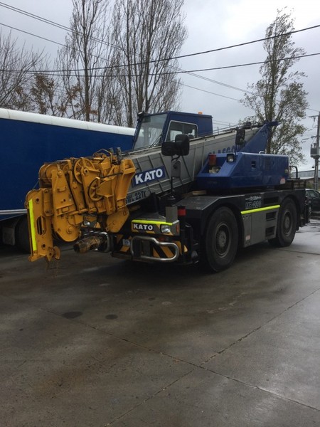 1995 KATO KR-22H Crane