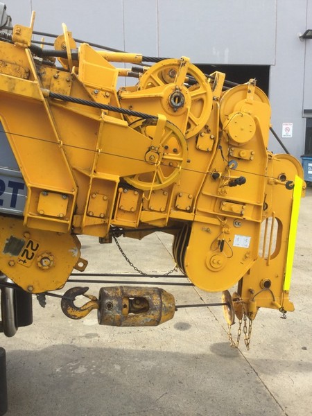 1995 KATO KR-22H Crane