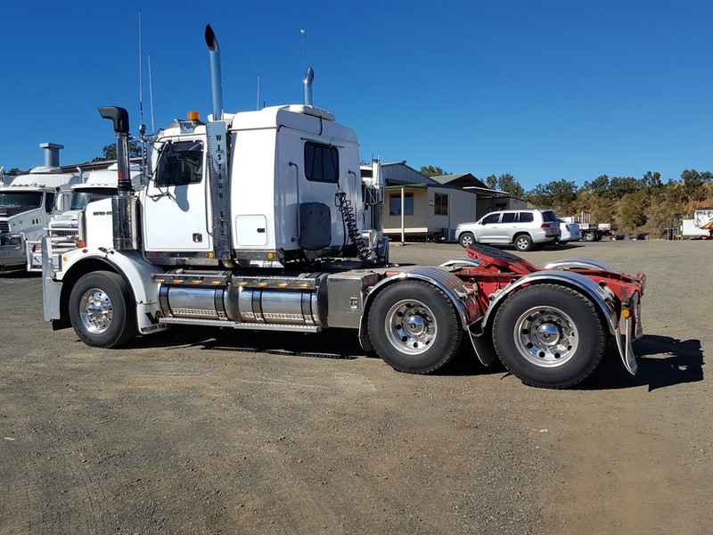 2006 WESTERN STAR 4864FX 4864FX Truck