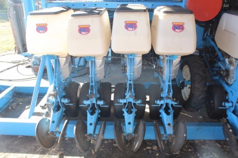 Monosem 12 Row NG plus 3 12 Row SeedingPlanting Equip