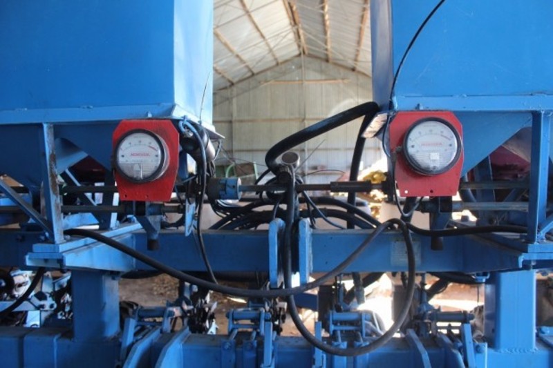 Monosem 12 Row NG plus 3 12 Row SeedingPlanting Equip