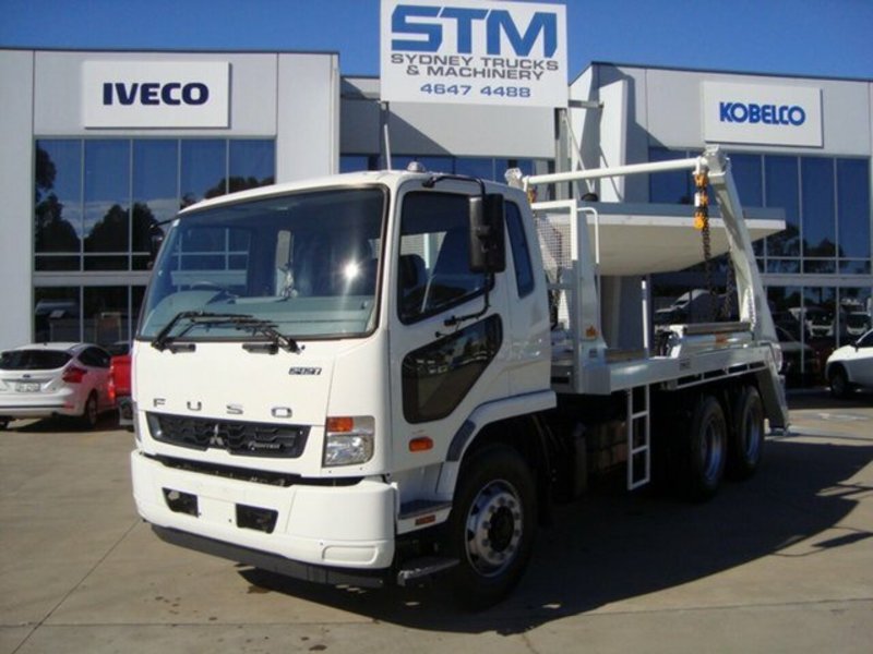 2015 Mitsubishi Fuso Fighter 2427 FN62